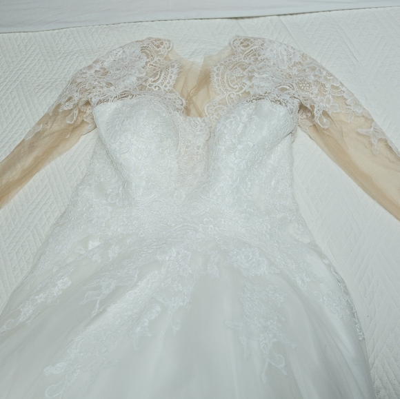 Ivory Wedding dress - Picture 3 of 12